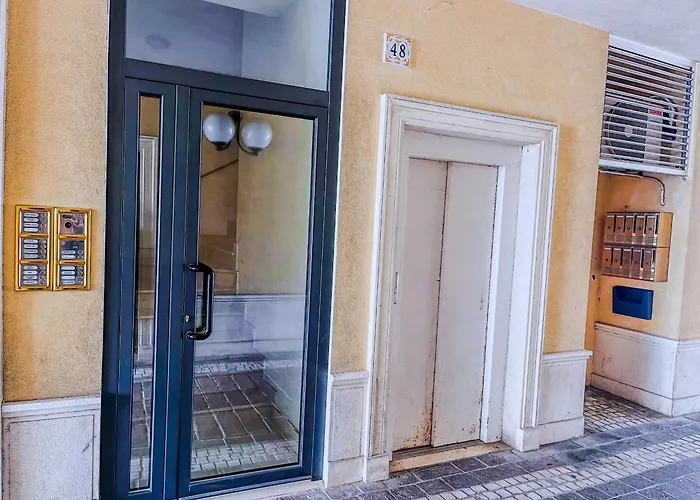 Tra Onde & Vicoli - Parcheggio Privato Porto Recanati