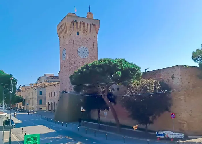 Tra Onde & Vicoli - Parcheggio Privato Porto Recanati