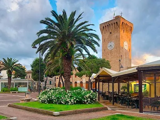 Tra Onde & Vicoli - Parcheggio Privato * Porto Recanati