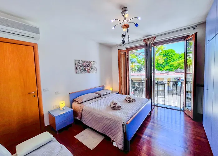 Tra Onde & Vicoli - Parcheggio Privato * Porto Recanati